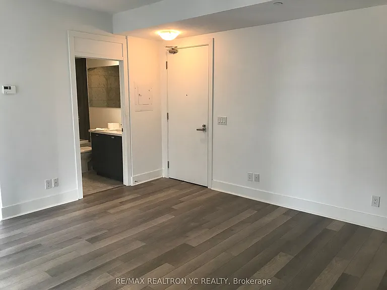 32 Davenport Rd #1001 — Photo 4
