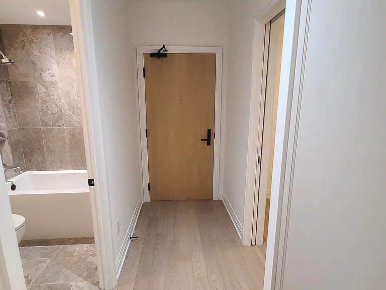 505 Glencairn Ave #201 — Photo 3