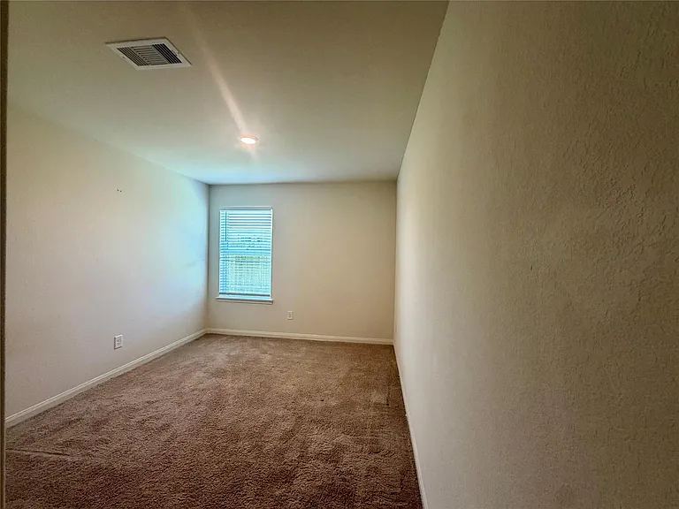 305 Eastwood Flats Dr — Photo 7