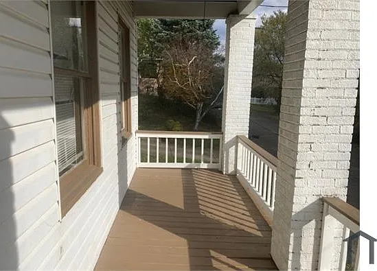 4 bed, 2422 sqft, $2,399 — Photo 4