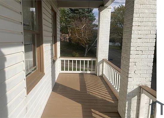 4th image of 382 Keever Ave