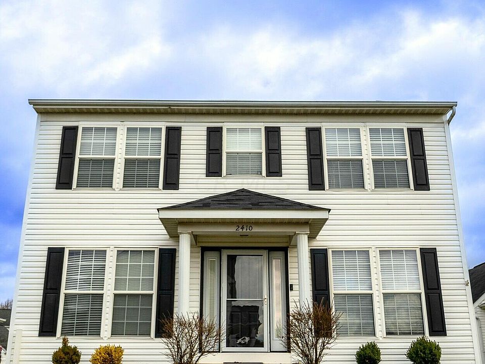 1st image of 2410 Rosecrest St
