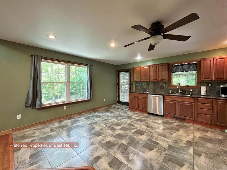 709 Brown Mountain Rd — Photo 5