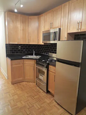Rented by Waverly Realty Associates | media 27
