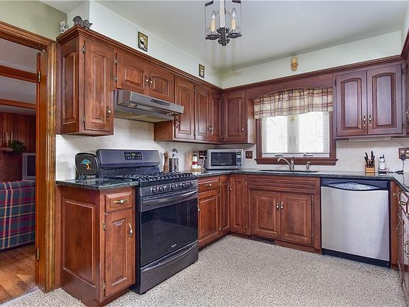 4th image of 524 N Briarcliff Dr