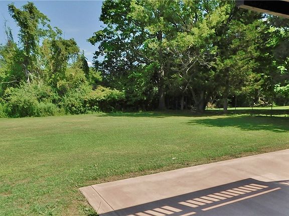 3rd image of 7742 Davis Rd S