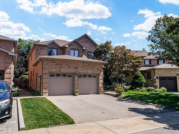 2nd image of 1459 Ravensmoor Cres