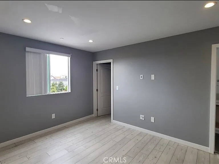 839 E 32nd St — Photo 16