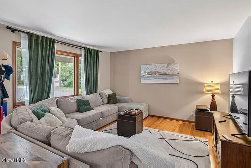 5th image of 841 Harris Drive
