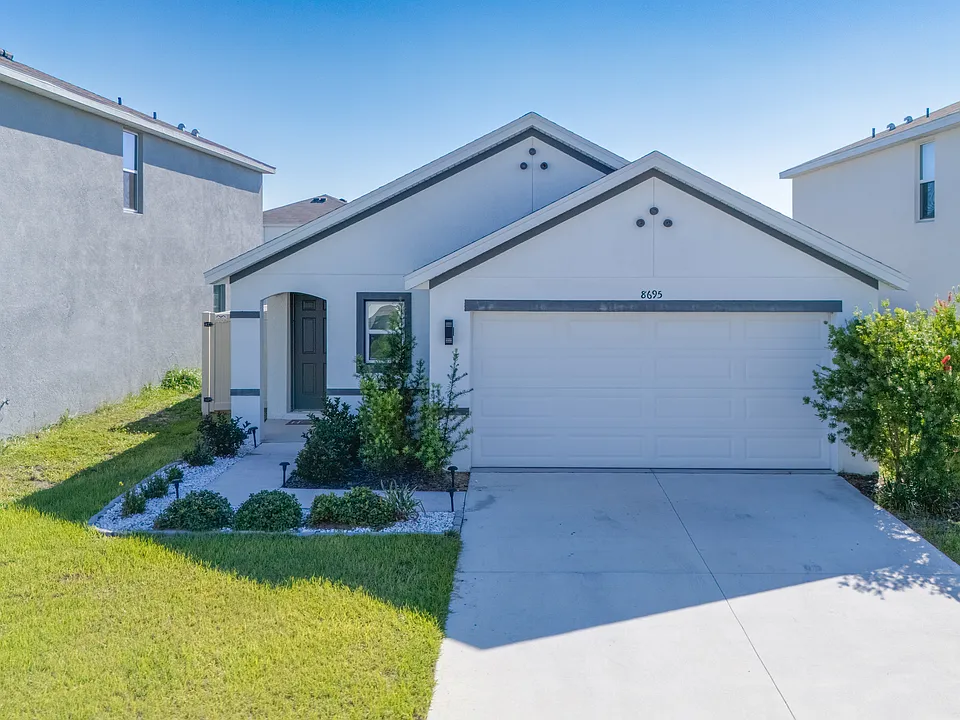 8695 SW 46th Ave