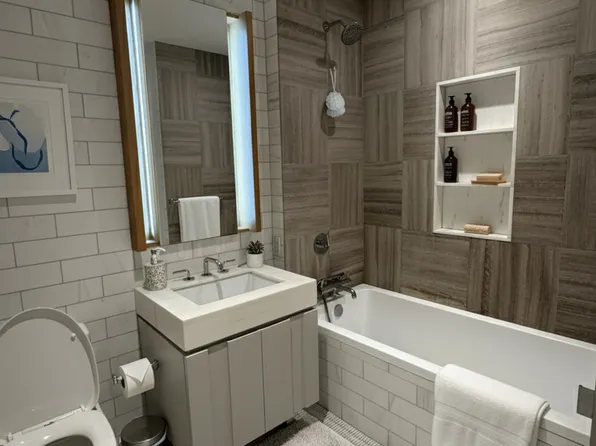 22-18 Jackson Avenue image 5 of 11