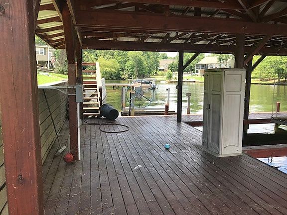 4th image of 125 Pebble Ln