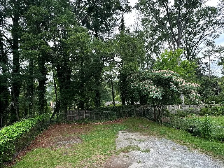 514 Creswell Ave — Photo 9