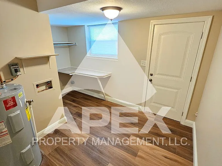 7306 Deane Hill Dr — Photo 23