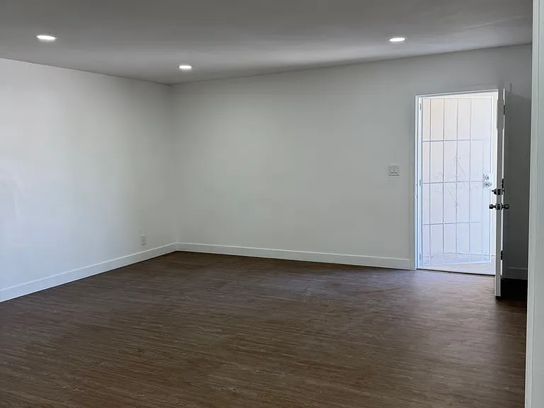 12681 Aristocrat Ave — Photo 4