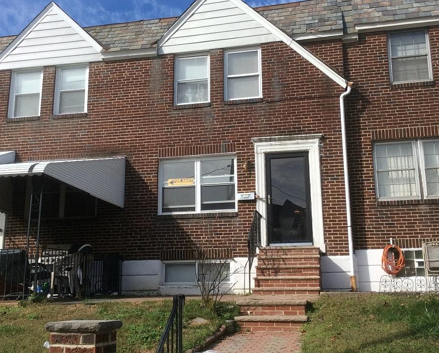 2nd image of 1315 E Weaver St