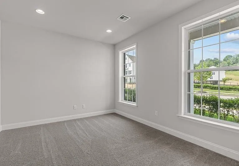 3225 Parade St — Photo 3