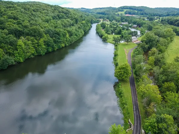 124 Kathleen Dr, Beaver Falls, PA