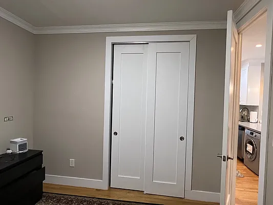Rented by Zikos Realty Services | media 6