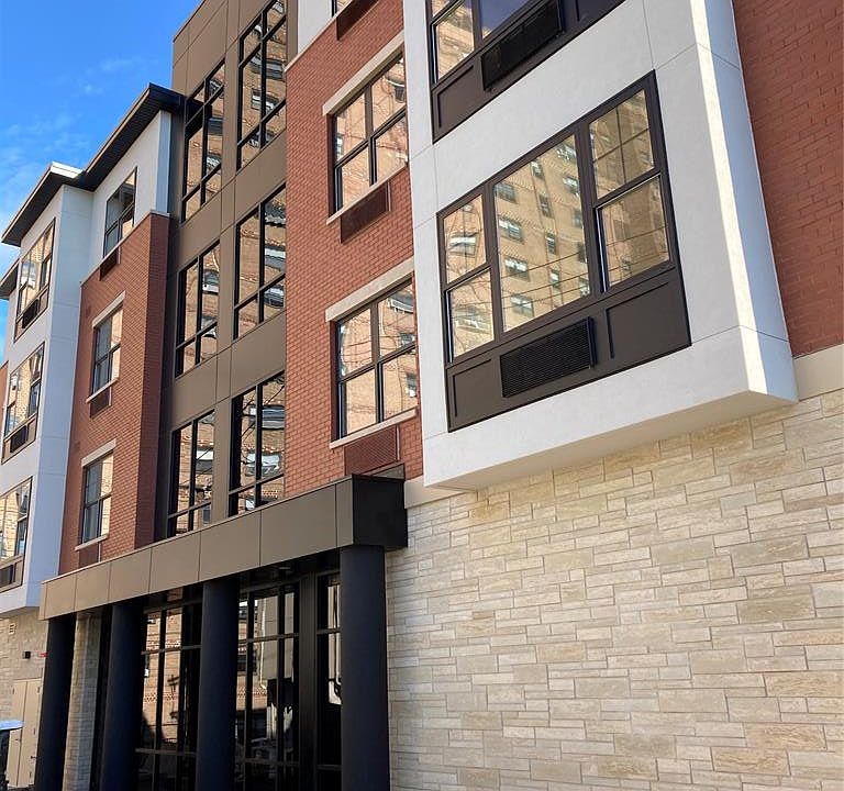 1st image of 209 Oakdene Pl Unit 204