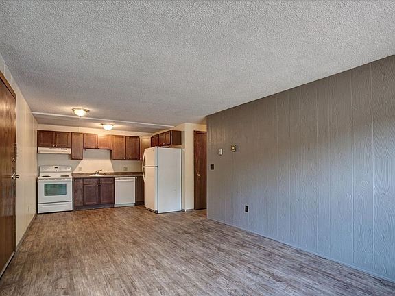 3rd image of 1703 Broadway St S APT 102