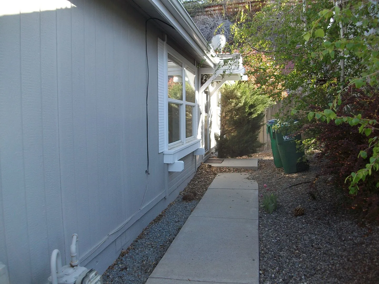 Well maintained 3 bedroom, 2 bath, 2-car garage $2350.00 — Photo 2