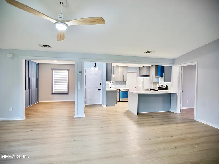 3542 Sheldrake Dr — Photo 4