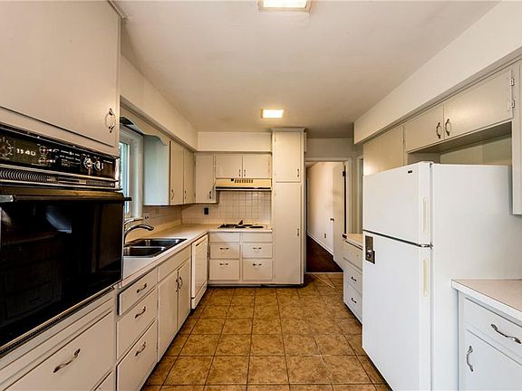 5th image of 1515 N Lunsford Ave