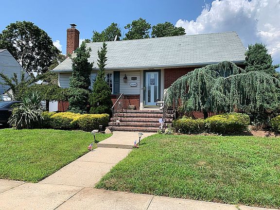 4th image of 109 Sullivan Ave