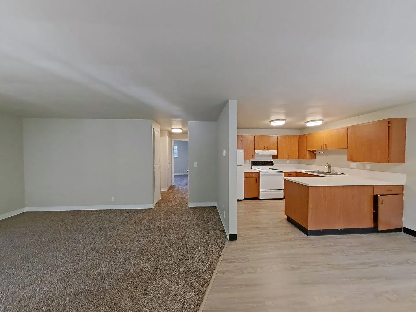 Frontier Terrace — Photo 2