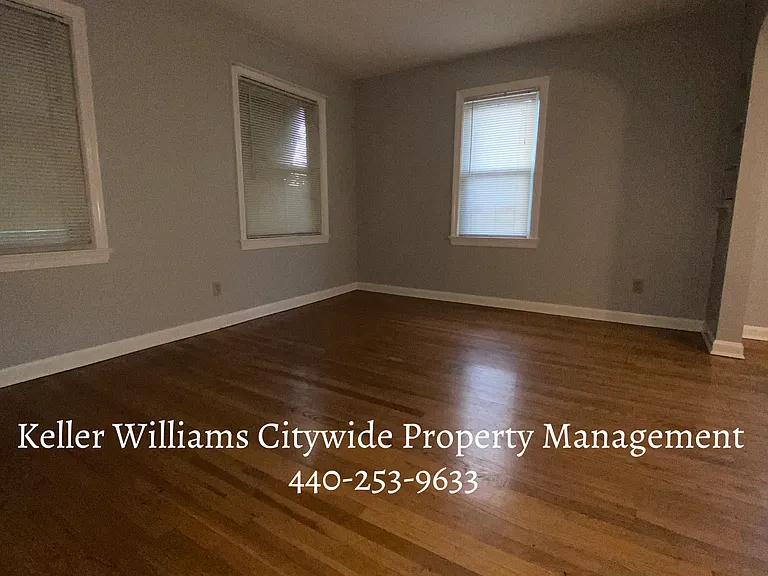 Second floor 2 bedroom 1 bath West Cleveland — Photo 5