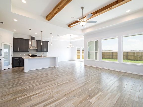 4th image of 2322 Vaughn Dr