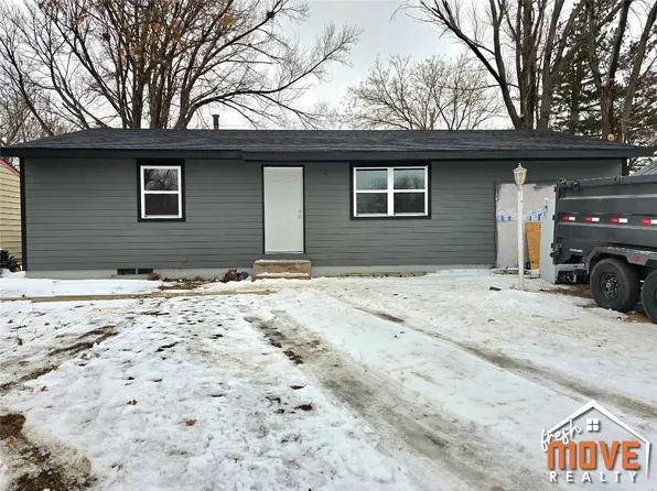 1617 N 11th St, Garden City, KS 67846