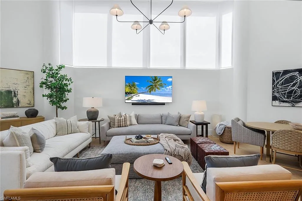 3 bed, 3.5 bath, 3125 sqft, $30,000 — Photo 3