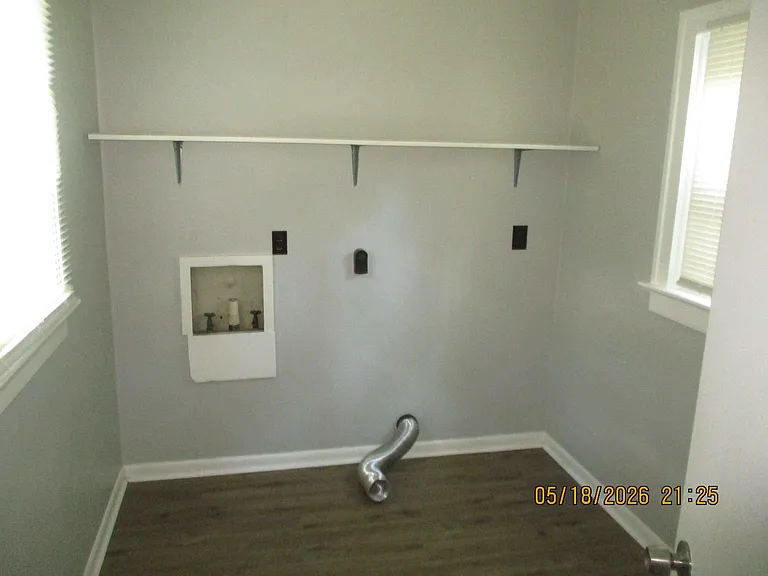 1205 9th Ave — Photo 1