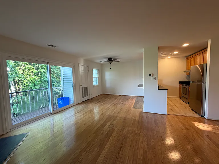 10404 Parthenon Ct — Photo 3