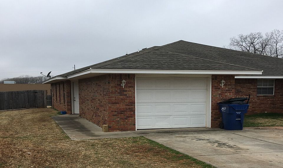 2nd image of 1012 Aspen Ct