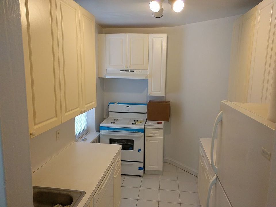 2nd image of 7001 113th St APT 7E