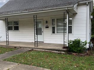 608 S 18th St, Herrin, IL 62948