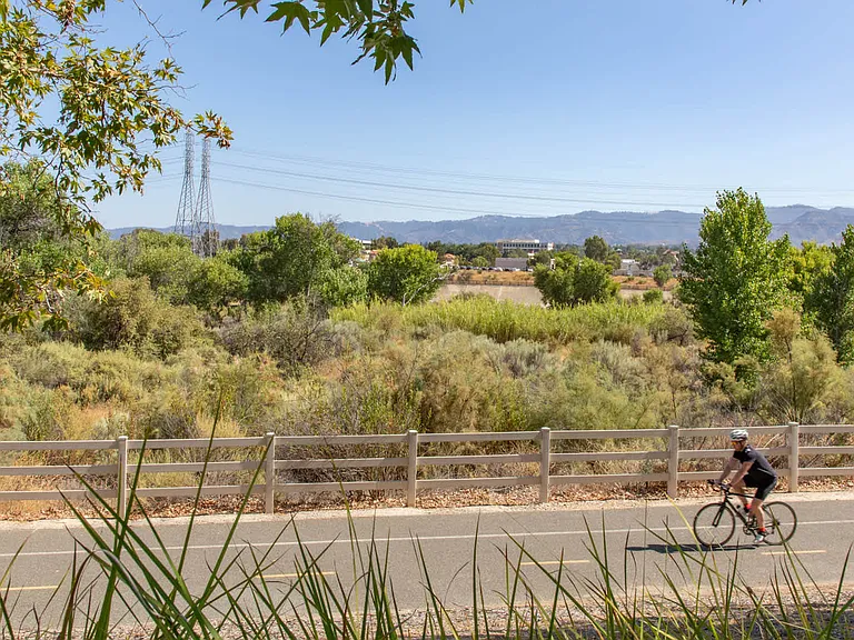 Explore the trails along the Santa Clara River.