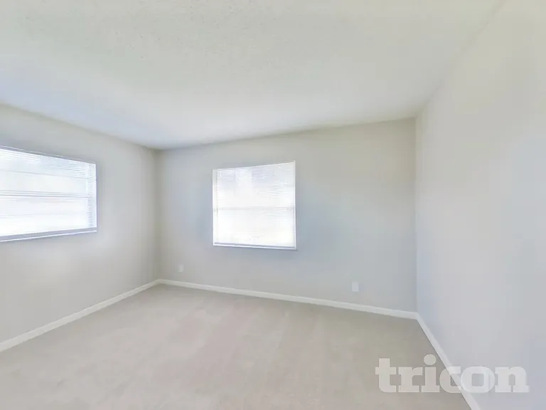1484 Bloomingdale Rd — Photo 11