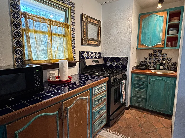Studio Apt Kitchen