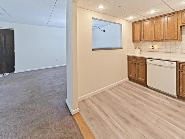 23 McCormick Ter APT 36, Stoughton, MA 02072