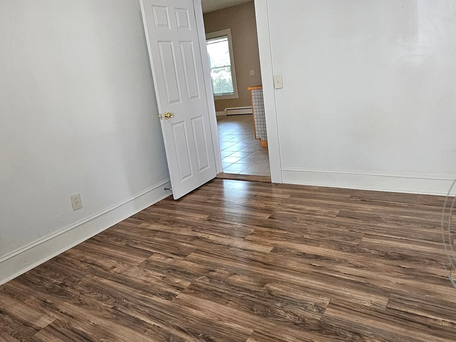 3 bed, 1050 sqft, $2,100 — Photo 4