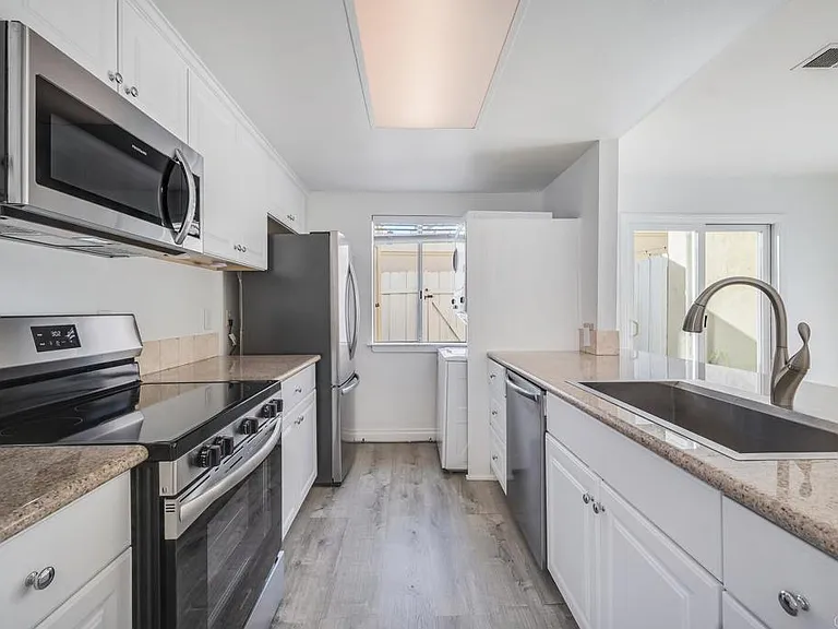851 Del Mar Downs Rd #E — Photo 8