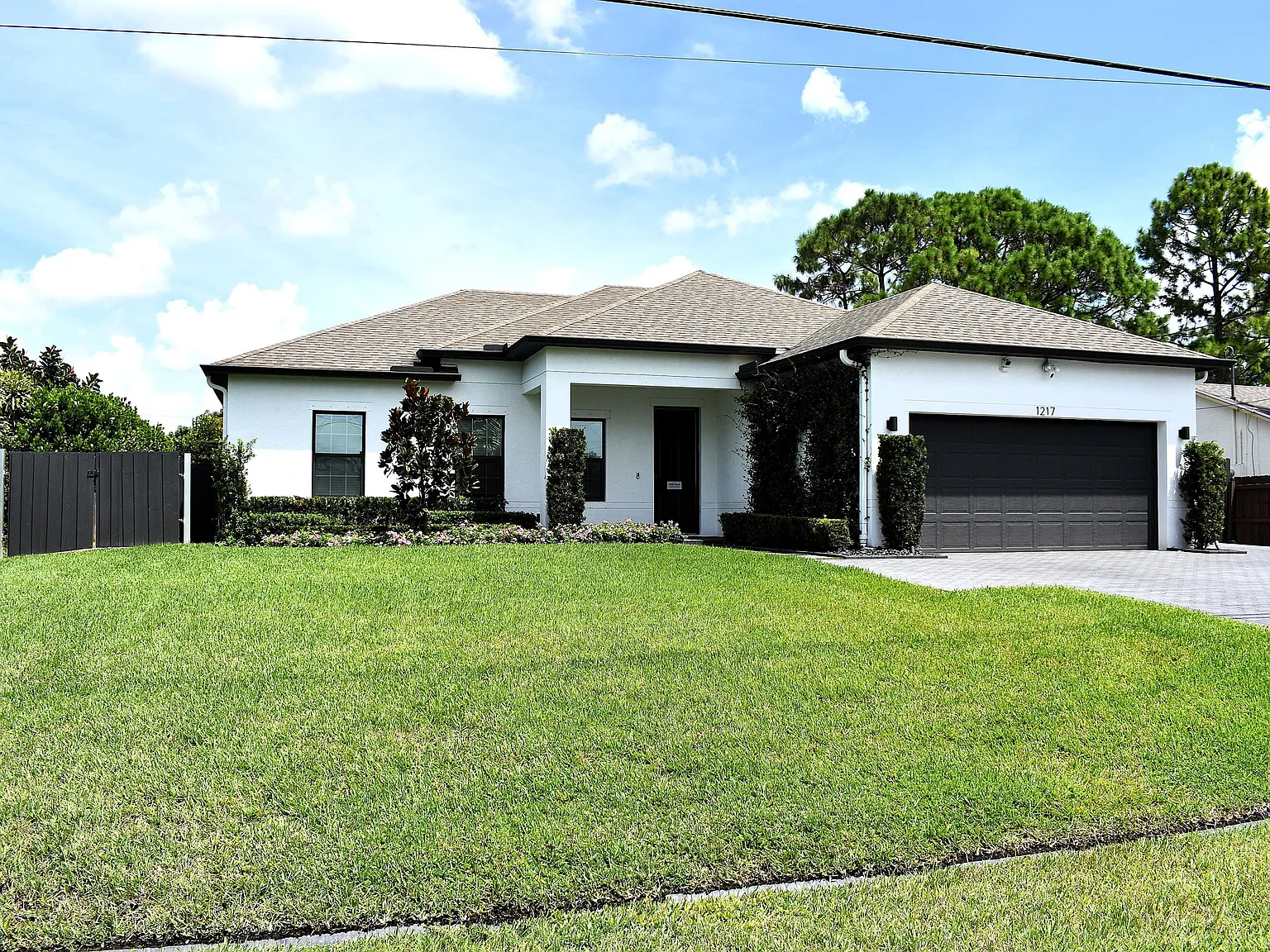 3 bed, 2.0 bath, 1580 sqft, $3,100 — Photo 1