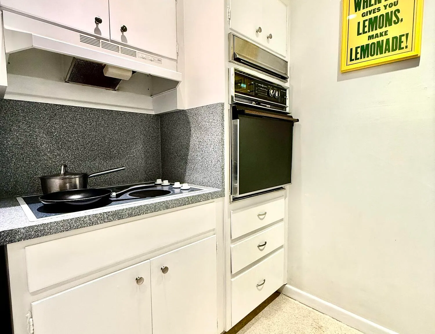 2 bed, 2.0 bath, 1078 sqft, $6,500 — Photo 4