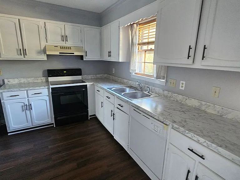 223 Rutledge Pl — Photo 3