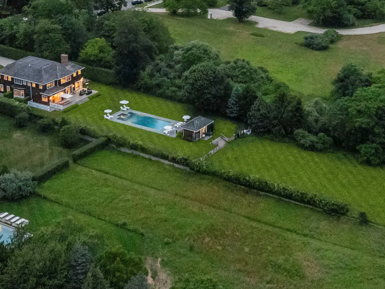 Ocean Road August & Beyond Rental In Bridgehampton Village — Photo 2