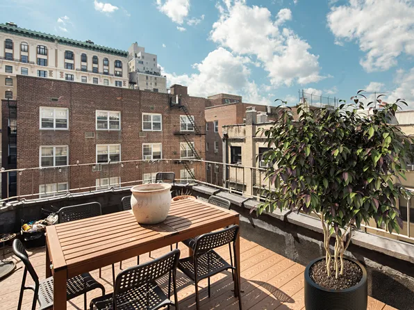 322 West 80th Street image 1 of 8